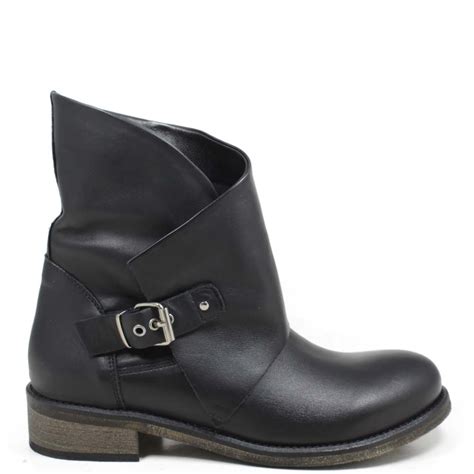 stivaletto nero pelle donna|Stivaletti Estivi Asimmetrici Biker Boots Bassi Pelle Nero Donna.